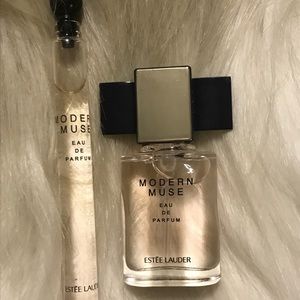 ❗️SOLD❗️Estée Lauder Modern Muse